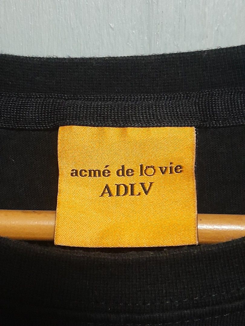ADLV SIZE XL (Category: Formal Shirts) located in Alburquerque. Submitted by zkethrifter (Listing ID 1463710309, Image 3). Description: Size XL.