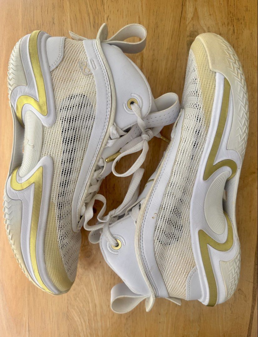 PRICE DROP Air Jordan 36 “Glory” (Category: Sneakers) located in Quezon City. Submitted by leone.trading (Listing ID 1463595755, Image 2). Description: Air Jordan 36 XXXVI “Glory” Size: US 7.5 M / US 9 W No box RFS: Downsizing my collection Additional details: Slight discoloration (typical to white colorways shoes), no heel drags, no sole separation, pwedeng-pwede pa ipanglaro.