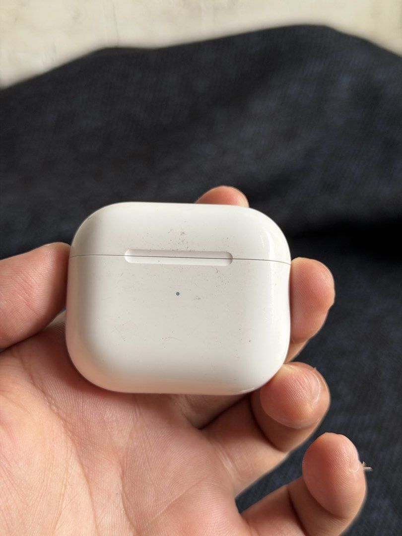 Airpods GEN 3 CHARGING CASE ONLY! ( FIXED PRICE ) (Category: Earphones) located in Manila. Submitted by deyb. (Listing ID 1463669119, Image 3). Description: Airpods GEN 3 CHARGING CASE ONLY! FIXED PRICE, PASS SA BELOW PRICE POSTED TAKE NOTE - ORIGINAL ONLY! QC LOCATION - OPEN FOR SHIPPING! .