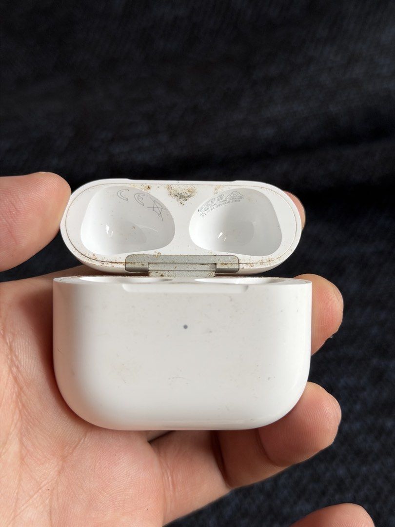 Airpods GEN 3 CHARGING CASE ONLY! ( FIXED PRICE ) (Category: Earphones) located in Manila. Submitted by deyb. (Listing ID 1463669119, Image 1). Description: Airpods GEN 3 CHARGING CASE ONLY! FIXED PRICE, PASS SA BELOW PRICE POSTED TAKE NOTE - ORIGINAL ONLY! QC LOCATION - OPEN FOR SHIPPING! .