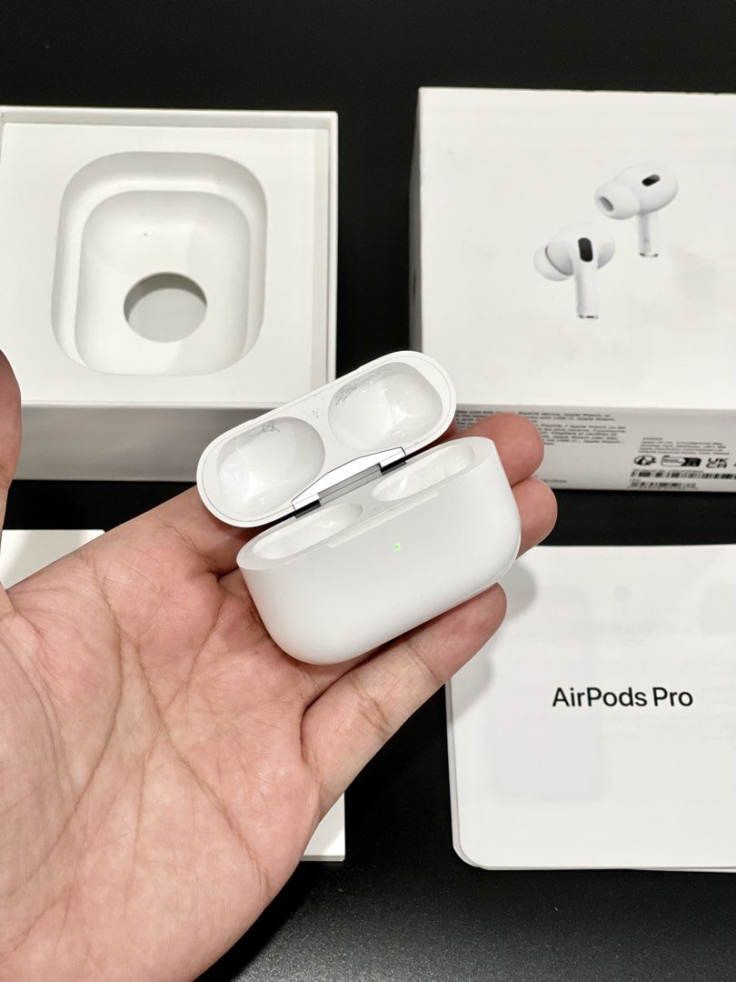 Airpods PRO 2 CHARGING CASE LIGHTNING ONLY (Category: Earphones) located in Manila. Submitted by prelovedbyporttt (Listing ID 1463680402, Image 1). Description: Airpods PRO 2 CHARGING CASE LIGHTNING ONLY 🔗PERSONAL WARRANTY: 1 MONTH (Valid as long as the item hasn’t been dropped or exposed to water) • 100% No hidden defects • 100% Battery health is in great condition • 100% Fully functional • 100% Original item (feel free to check my transaction 