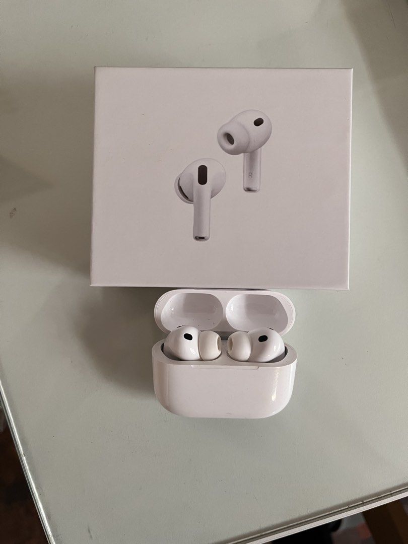 Airpods Pro 3 (Category: Earphones) located in Quezon City. Submitted by tan_ldo (Listing ID 1463684381, Image 2). Description: PREMIUM QUALITY HK VARIANT" lang po..