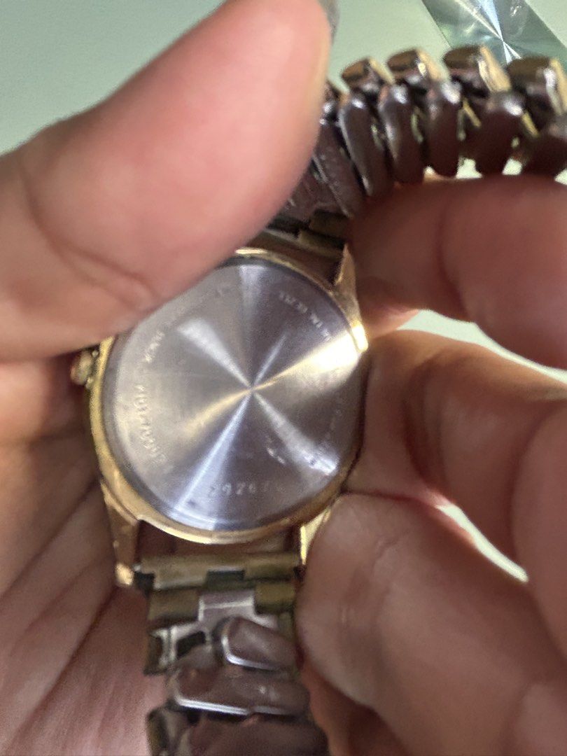 ALBA Quartz Watch Gold Tone (Category: Men's Watches) located in Cavite. Submitted by mamamia73 (Listing ID 1463616796, Image 2). Description: - Gold tone ALBA watch - Reliable quartz movement - Comfortable expandable metal strap - Simple and classic design - Works perfectly - Ideal for everyday wear replaced strap with new battery free sf.
