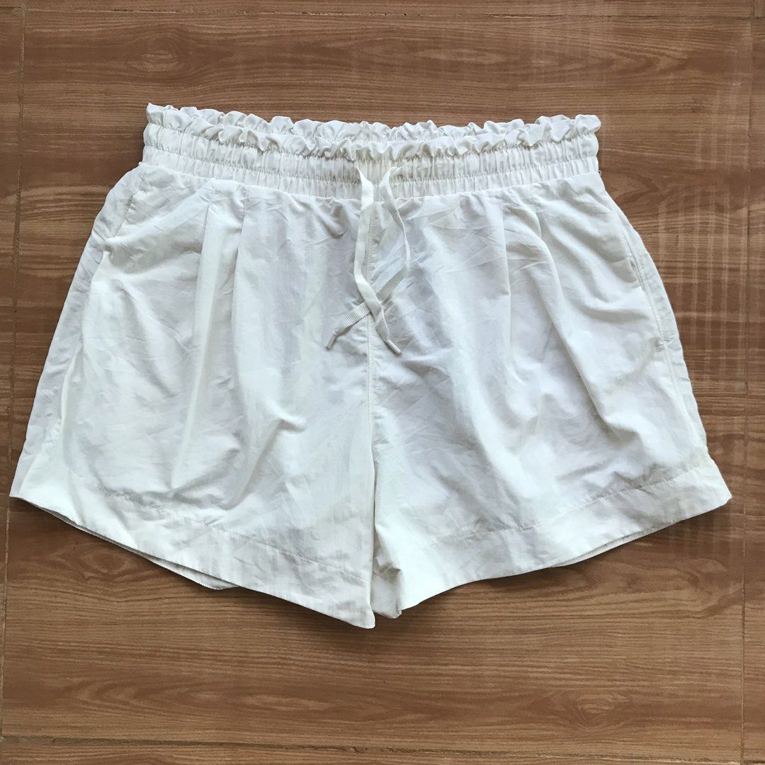 All in motion Running Short (Category: Activewear) located in Cebu City. Submitted by whytruekoy (Listing ID 1463592998, Image 2). Description: All in Motion Running Short Authentic Size Medium W / 28-32 L / 15 Excellent.