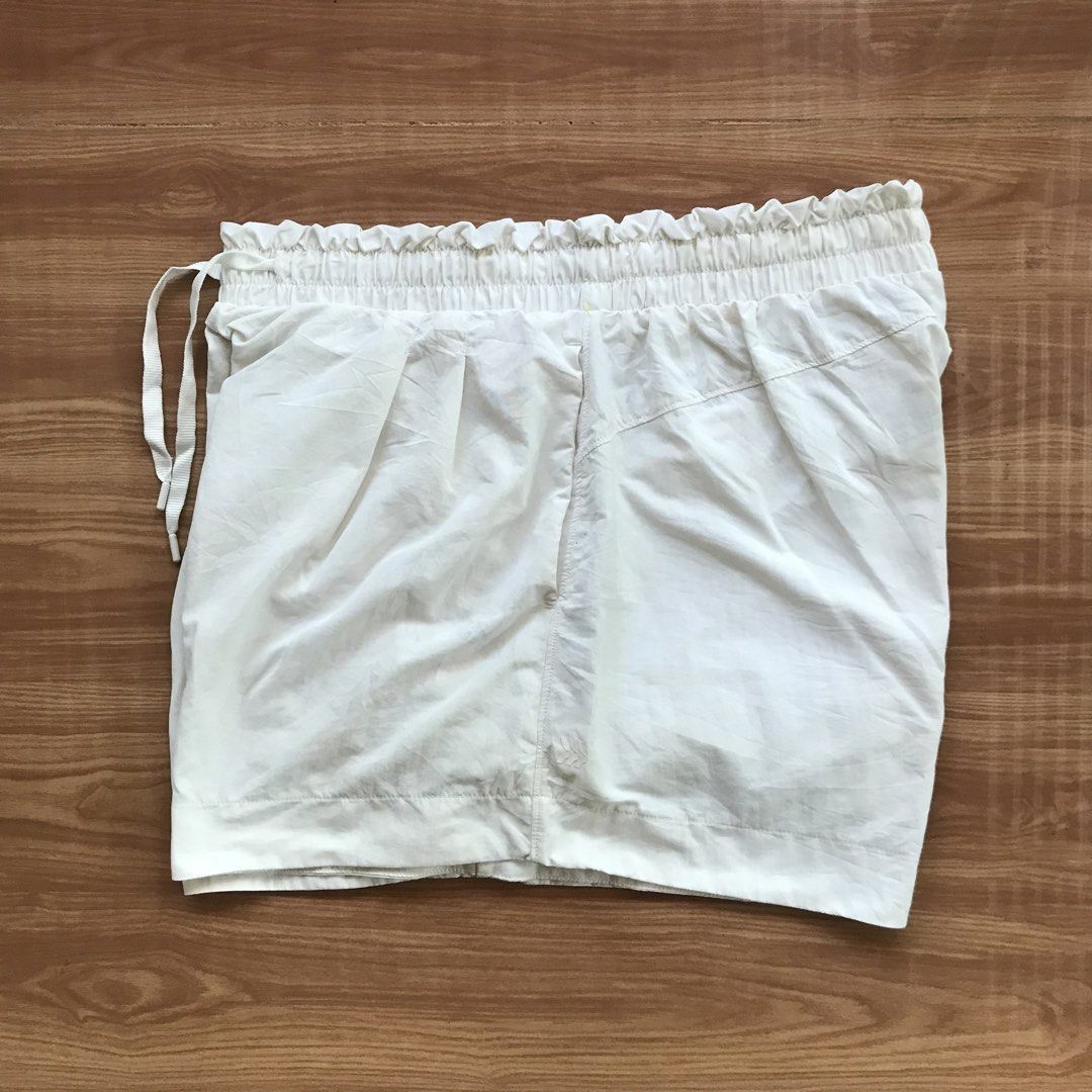 All in motion Running Short (Category: Activewear) located in Cebu City. Submitted by whytruekoy (Listing ID 1463592998, Image 1). Description: All in Motion Running Short Authentic Size Medium W / 28-32 L / 15 Excellent.