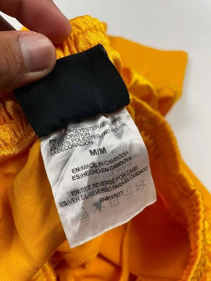 AND1 BALLER SHORT (Category: Shorts) located in San Jose. Submitted by 1cemanjah (Listing ID 1463691541, Image 3). Description: AND1 BALLER SHORT MEDIUM LONG WAIST: FREE / LENGTH: 23 / THIGH: 14 / HEM: 13 VERY GOOD CONDITION FLAW: MINIMAL RUNS PICS FROM PREV OWNER.
