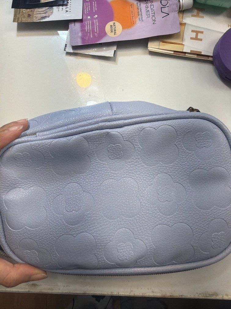 Anko make up kit (Category: Makeup) located in Quezon City. Submitted by destashingmycloset (Listing ID 1463580201, Image 1). Description: .