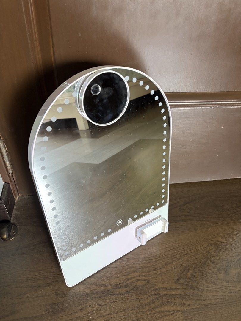 Anko Mirrror with lights (Category: Storage Boxes & Baskets) located in Manila. Submitted by urbanwear (Listing ID 1463674221, Image 2). Description: .