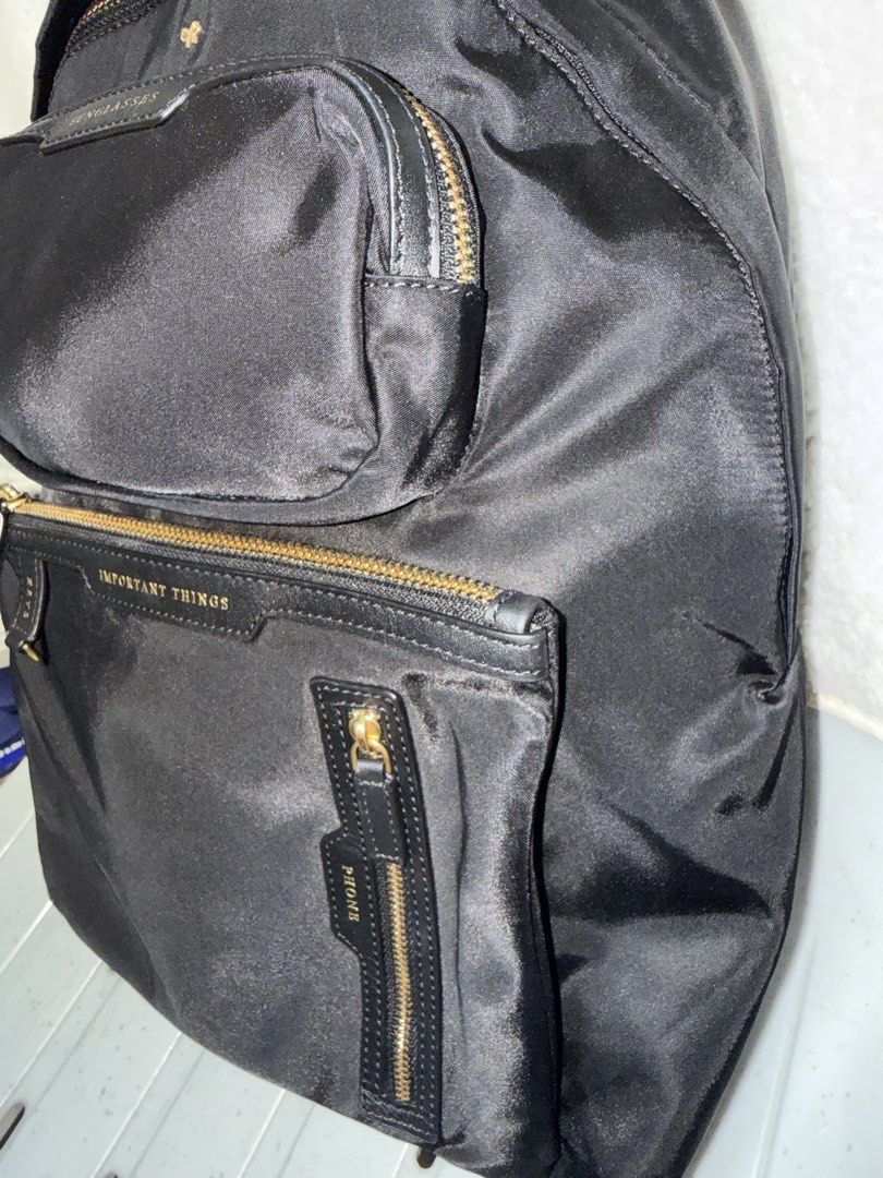 Anya (Category: Luxury Bags & Wallets) located in Manila. Submitted by jm_jm88 (Listing ID 1463603216, Image 3). Description: Measurement 25cm x 36cm.