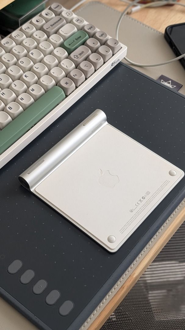 Apple Magic Trackpad (A1339) (Category: Laptops & Notebooks) located in Caloocan City. Submitted by marodeguzm20871 (Listing ID 1463617074, Image 3). Description: - Wireless and 2 double A battery operated - Works as intended - Connects via Bluetooth RFS: Upgraded to Magic trackpad 2.