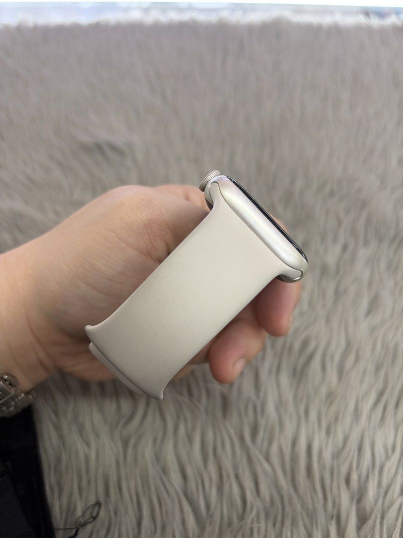 APPLE WATCH S8 (Category: Wearables & Smart Watches) located in Manila. Submitted by s.khadijah_ (Listing ID 1463598094, Image 3). Description: APPLE WATCH SERIES 8 45 mm Starlight.