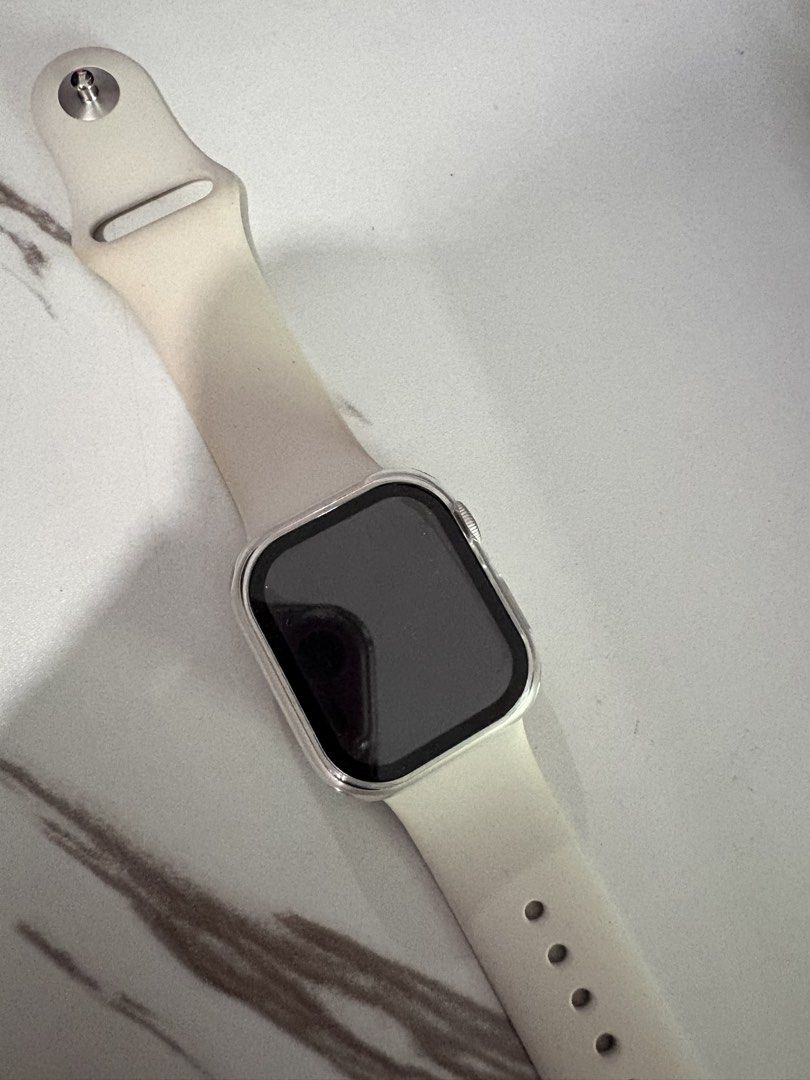 Apple Watch SE 3 (GPS) (Category: Wearables & Smart Watches) located in Baliuag. Submitted by wowen.12 (Listing ID 1461178041, Image 2). Description: 40mm - Starlight 100% Battery Health No issue Bought February this year With box, original charging cable, original strap, and screen protector Rfs: needs funds.