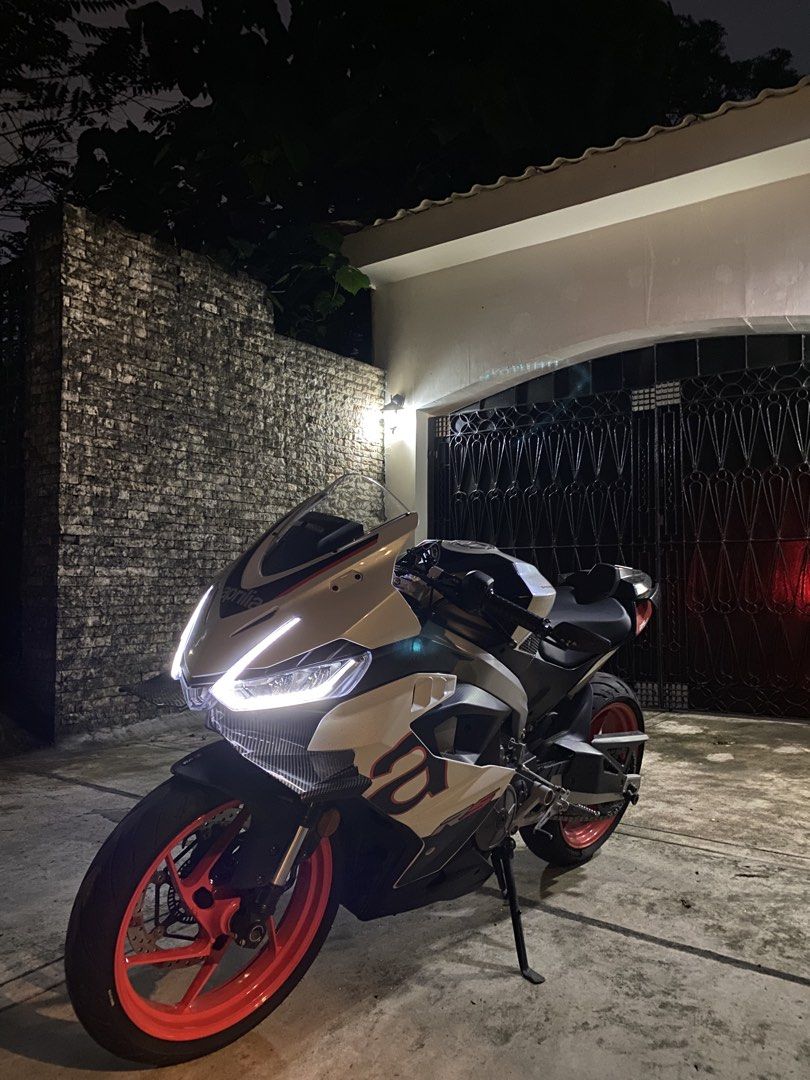 Aprilia RS 457 Motorcycle (Category: Motorbikes for Sale) located in Pasig City. Submitted by cocoyreyes40-54722 (Listing ID 1463602880, Image 3). Description: 2024 Aprilia RS 457 - Odometer: Low 6,400+ km - Engine: 457cc twin-cylinder - Tech: 3 Riding Modes (Sport, Rain, Eco) + 3 levels of Traction Control - Location: Wack Wack Village, Mandaluyong Inclusions: - Yoshimura Exhaust - Evotech Radiator Guard - R&G Racing Tail Tidy & Tank Pad - Pre-i