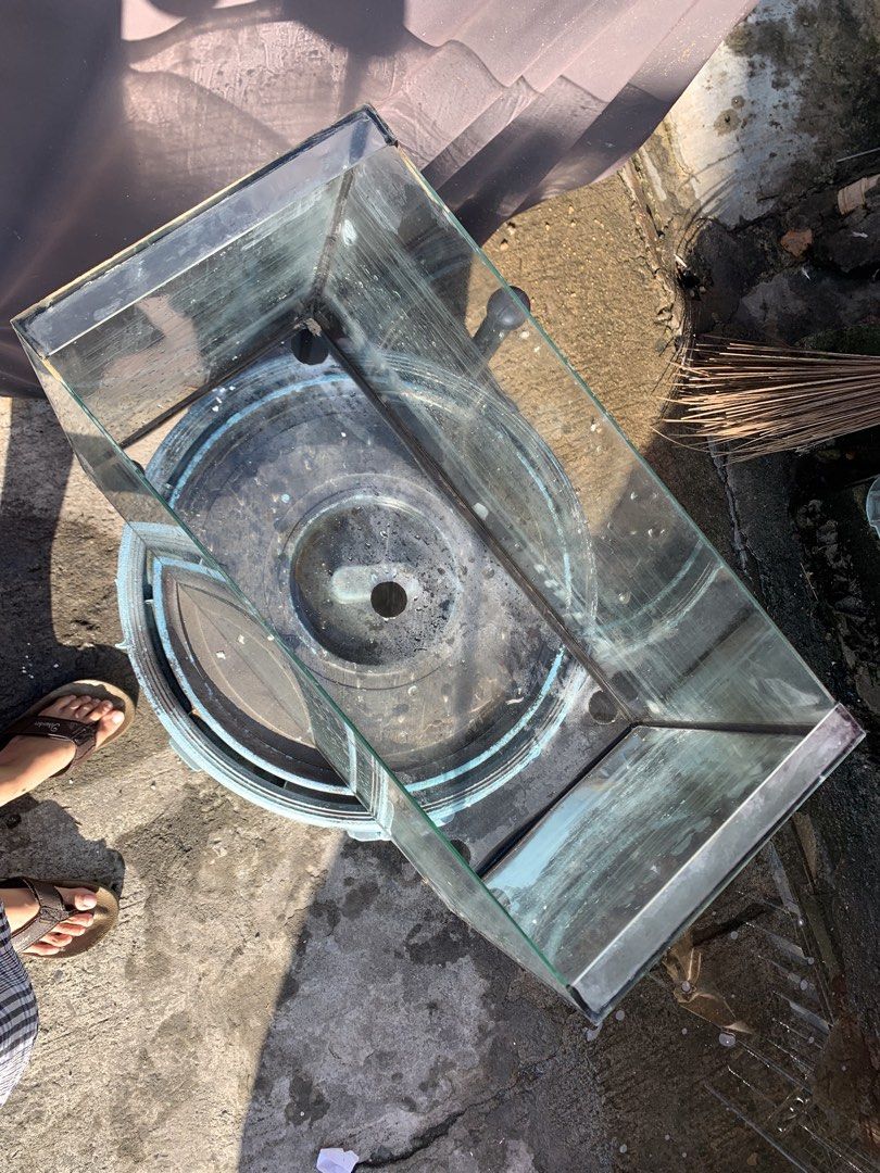 Aquarium 15 Gallons (Category: Everything Else Others) located in Calamba. Submitted by sidcorner_thrift (Listing ID 1463557595, Image 1). Description: Rfs: Decluttering, used only for Extra aquarium for feeds only .