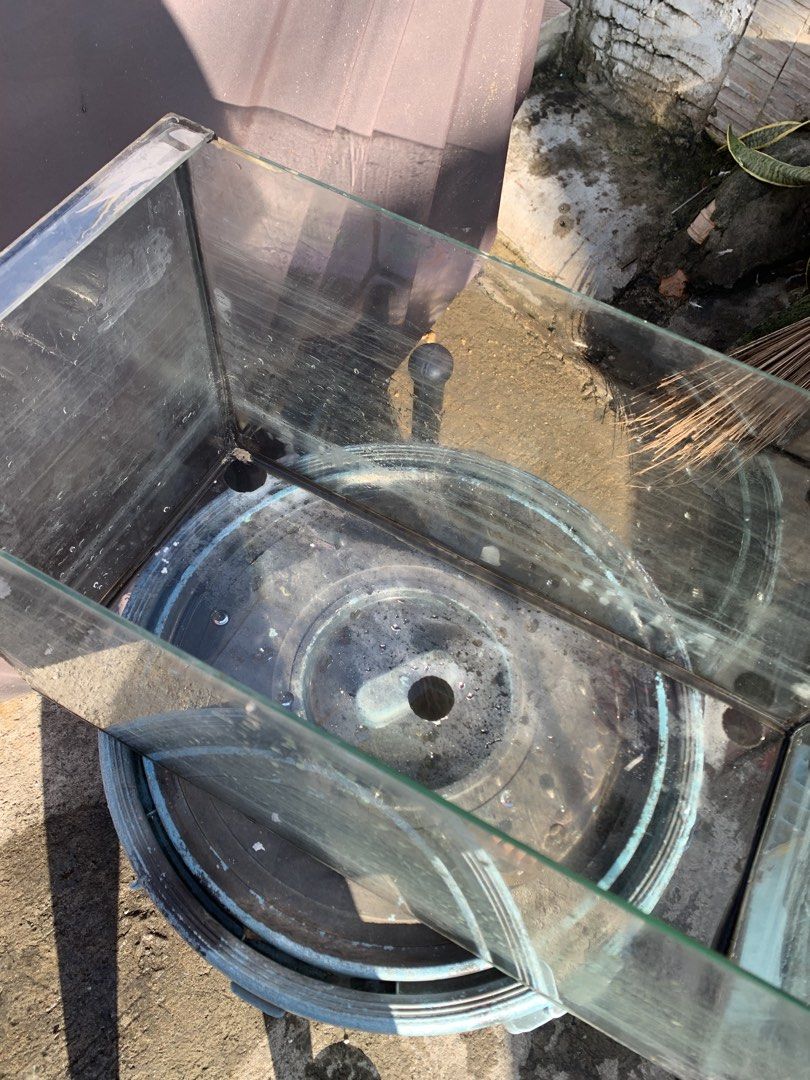 Aquarium 15 Gallons (Category: Everything Else Others) located in Calamba. Submitted by sidcorner_thrift (Listing ID 1463557595, Image 2). Description: Rfs: Decluttering, used only for Extra aquarium for feeds only .