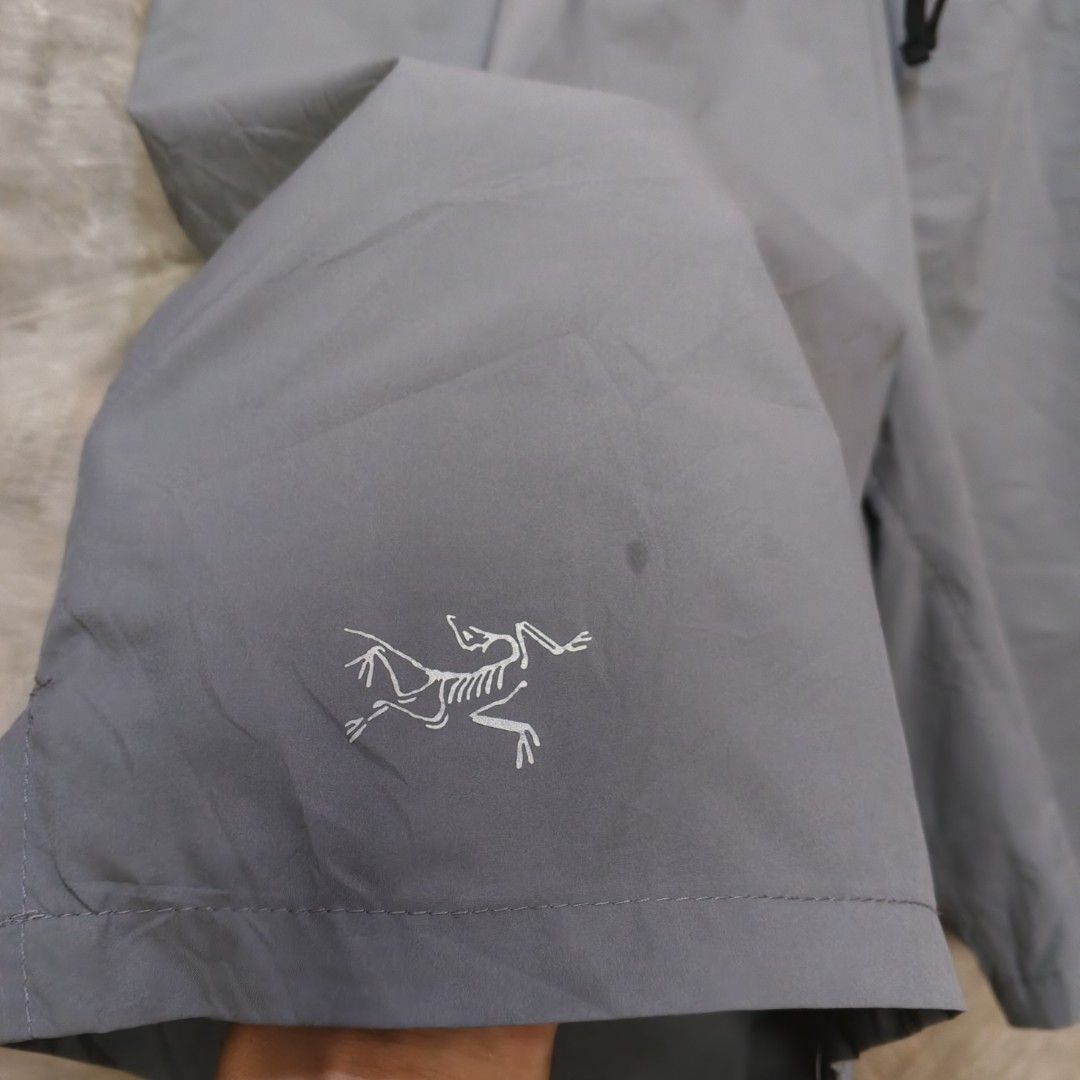 ARC'TERYX (Category: Shorts) located in Polomolok. Submitted by cjramada (Listing ID 1463613143, Image 3). Description: ARC'TERYX SHORT ‎ ‎Very Good Condition ‎Waistline - 35-38 Length 19.5 ‎Color Rate - 9.5/10 ‎Issue See In Last Picture ‎Need Wash ‎Reflectorize ‎ ‎349+SF📩.