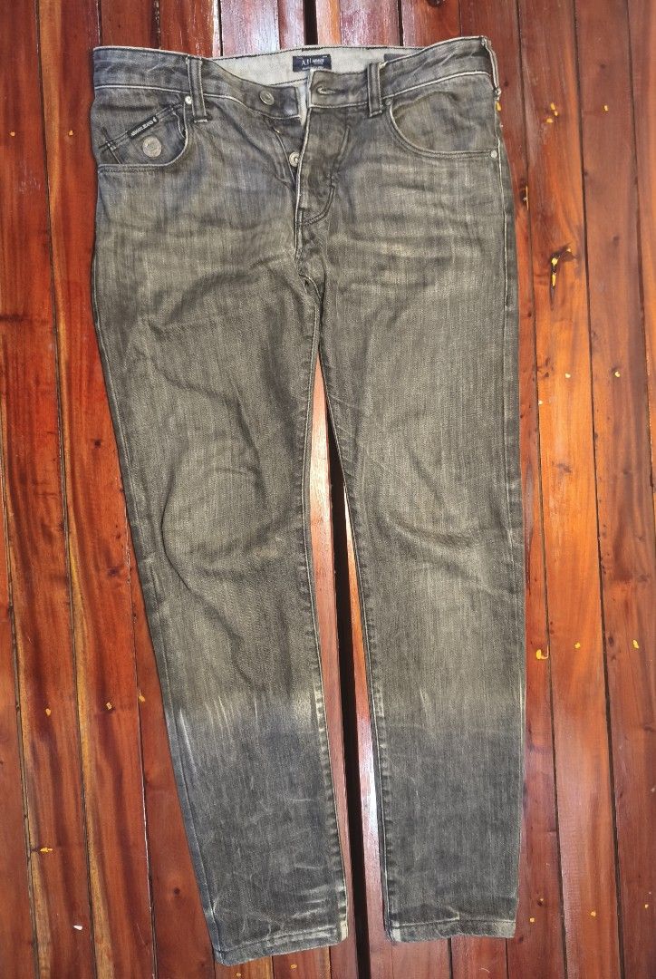 Armani Jeans Skinny (Category: Jeans) located in Muntinlupa City. Submitted by prime_finder (Listing ID 1463630925, Image 1). Description: Authentic Armani Jeans Skinny type jeans pwede sa lalake Basta payat Dimensions: 37x17 inches size 30 on tag hem 6.5 inches Send me you want list and message us now! we might have what you want 😉.