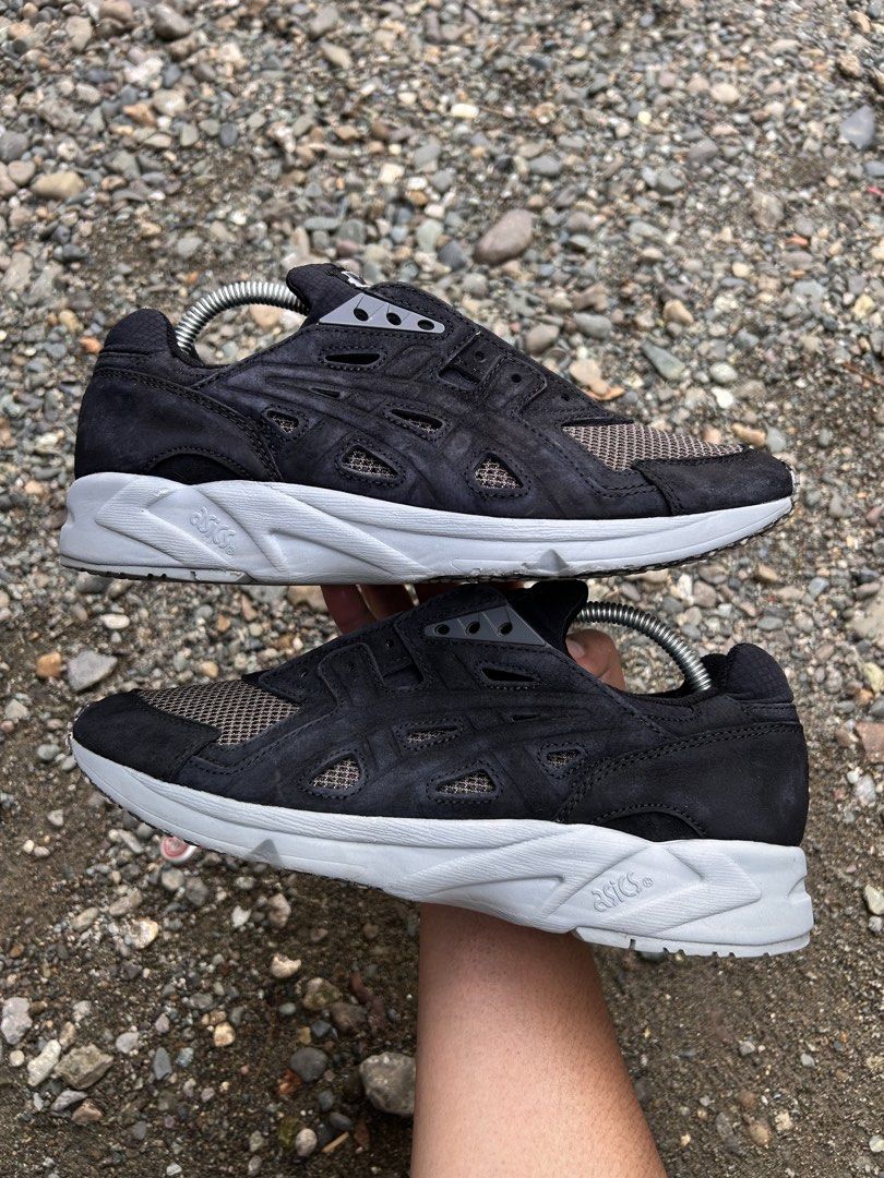 ASICS GEL-DS TRAINER OG ‘BLACK’ (Category: Sneakers) located in Cabanatuan. Submitted by thriftttttt (Listing ID 1463590035, Image 1). Description: SIZE: 9 US, 42.5 EUR, 27 CM.