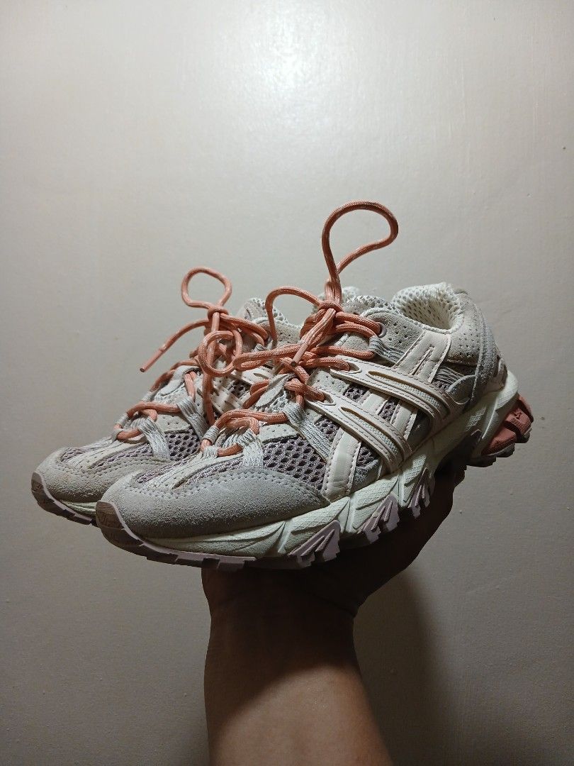 ASICS Gel-Sonoma 15-50 (Category: Sneakers) located in Daraga. Submitted by thethriftcity2024 (Listing ID 1463628129, Image 1). Description: - ASICS Gel-Sonoma 7 Trail Running Shoes - Color: Light Beige and Pink - Durable AHAR+ outsole for excellent traction - Breathable mesh upper keeps feet cool - Secure lace-up closure - Ideal for trail running and everyday adventures GOOD AS NEW SIZE 6.5 EURO 37.5 10/10 CONDITION NO ISSUE 2K+SF BICOL.