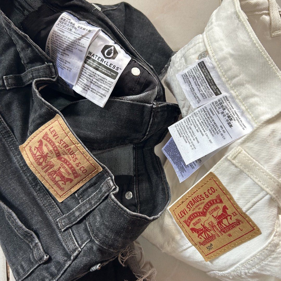 Aspack levis short for Women 😍 (Category: Shorts) located in Jinoba-an. Submitted by eegiboy (Listing ID 1463631148, Image 2). Description: Wts: Levis 🥵 High rise shorts🔥 For women 😍 Dimes: 28-29 L-13 Excellent condition 🥰 Needwash 😘 Aspack 850plussf Dm me if interested📩 Thankyou🙏😇.