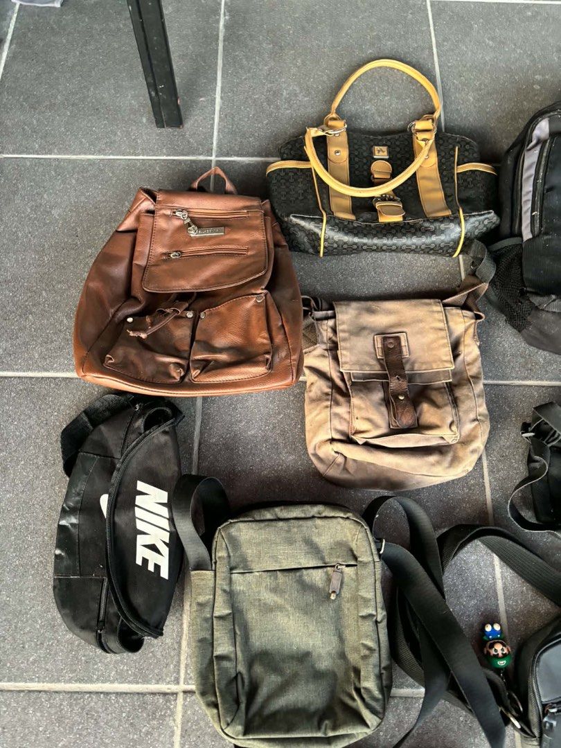 ASSORTED BAGS (Category: Belt bags, Clutches and Pouches) located in Manila. Submitted by ma_mm (Listing ID 1463720661, Image 2). Description: PRE-LOVED BAGS TAKE ALL 14 BAGS FOR 299 DECLUTTERING YUNG IBANG BAGS WALA NALANG ZIPPER MGA 3 or 4 BAGS LANG NAMAN. THE REST MAAYOS PA. .