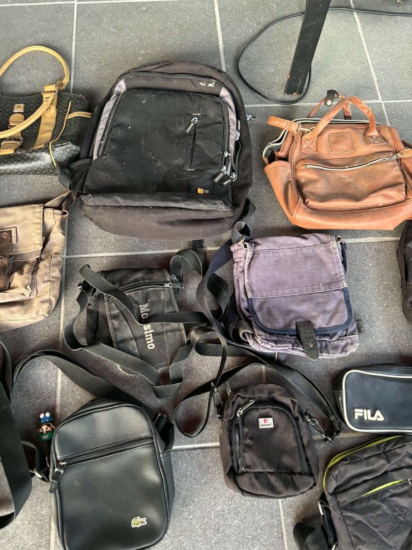 ASSORTED BAGS (Category: Belt bags, Clutches and Pouches) located in Manila. Submitted by ma_mm (Listing ID 1463720661, Image 3). Description: PRE-LOVED BAGS TAKE ALL 14 BAGS FOR 299 DECLUTTERING YUNG IBANG BAGS WALA NALANG ZIPPER MGA 3 or 4 BAGS LANG NAMAN. THE REST MAAYOS PA. .