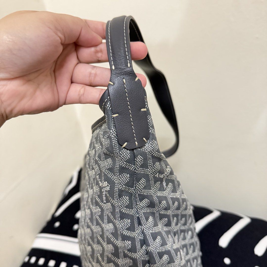 Authentic Goyard Boheme (Category: Luxury Bags & Wallets) located in Manila. Submitted by luxuryrevamp (Listing ID 1463556813, Image 2). Description: No inclusion Price fixed Very nice for everyday use Missing pouch.