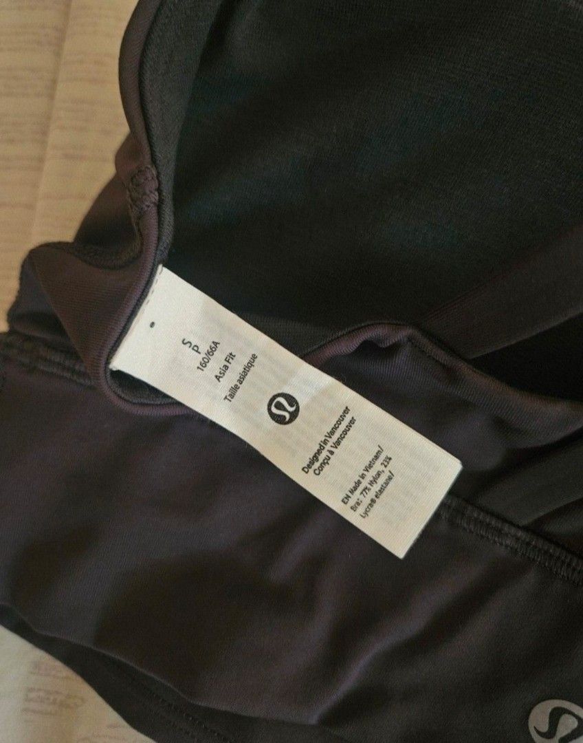 Authentic Lululemon Sports Bra (Category: Activewear) located in Muntinlupa City. Submitted by theasells (Listing ID 1463622791, Image 3). Description: Black Lululemon Bra in size S. Criss-cross back straps. Never worn, just washed and fitted! Best fits XS-S..