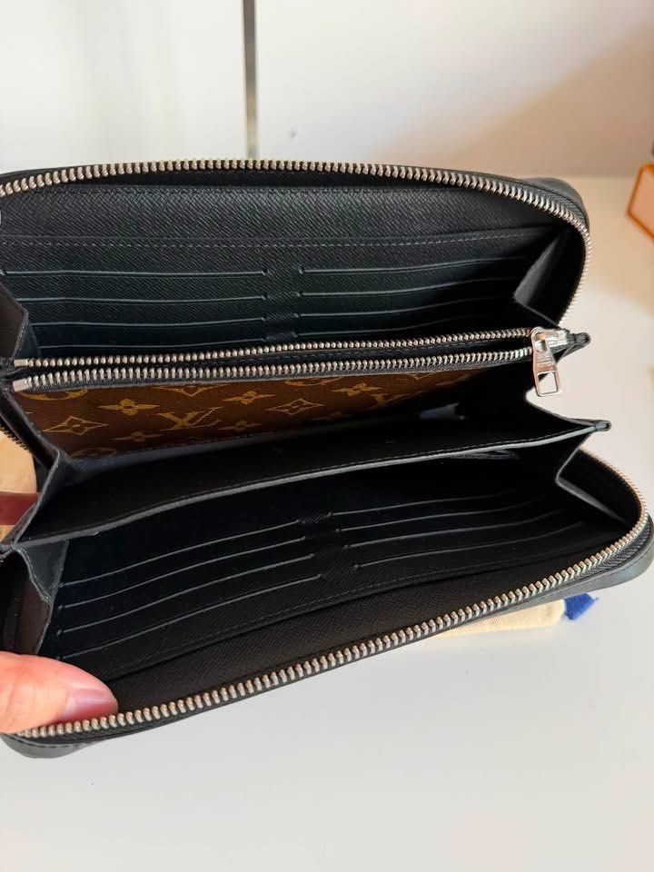 Authentic lv louis vuitton macassar clutch organizer (Category: Belt bags, Clutches and Pouches) located in Caloocan City. Submitted by alavishglam (Listing ID 1463737851, Image 2). Description: .