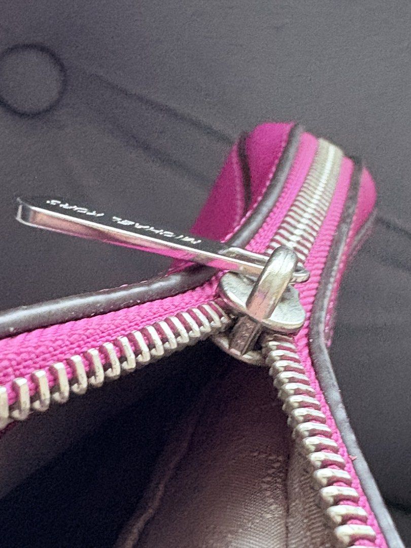 Authentic Michael Kors Saffiano Leather (Category: Luxury Bags & Wallets) located in Manila. Submitted by jean777_love (Listing ID 1463585851, Image 2). Description: Pamigay sale galing canada Original price PHP16,000 .