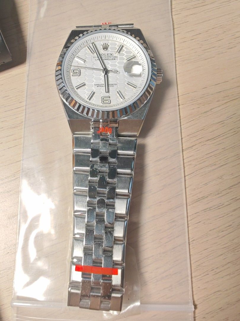 Automatic Watch (Category: Men's Watches) located in Singapore. Submitted by jerl33 (Listing ID 1463439503, Image 7). Description: Automatic watch mid grade with japanese miyota citizens 8215 Movement. stable and reliable. minor manufacturing defect. UP $300. fast deal $200..