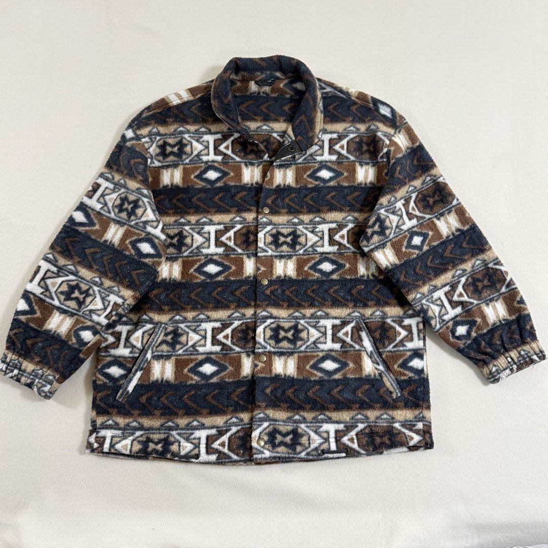Aztec 90s Fleece Jacket (Category: Coats, Jackets and Outerwear) located in Manila. Submitted by badwillcurated (Listing ID 1463740671, Image 1). Description: 25W 28.5L fleece snap buttons.