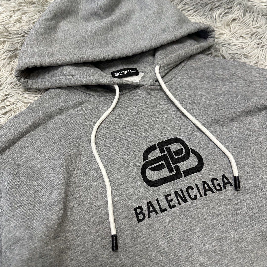Balenciaga hoodie grey (Category: Announcements) located in Consolacion. Submitted by collaborated_styles (Listing ID 1463700206, Image 2). Description: Balenciaga BB hoodie grey Bestfit xl but S ontag oversized Dimes 23/29.5 Colorate: 9.8/10 No issues As new condition .