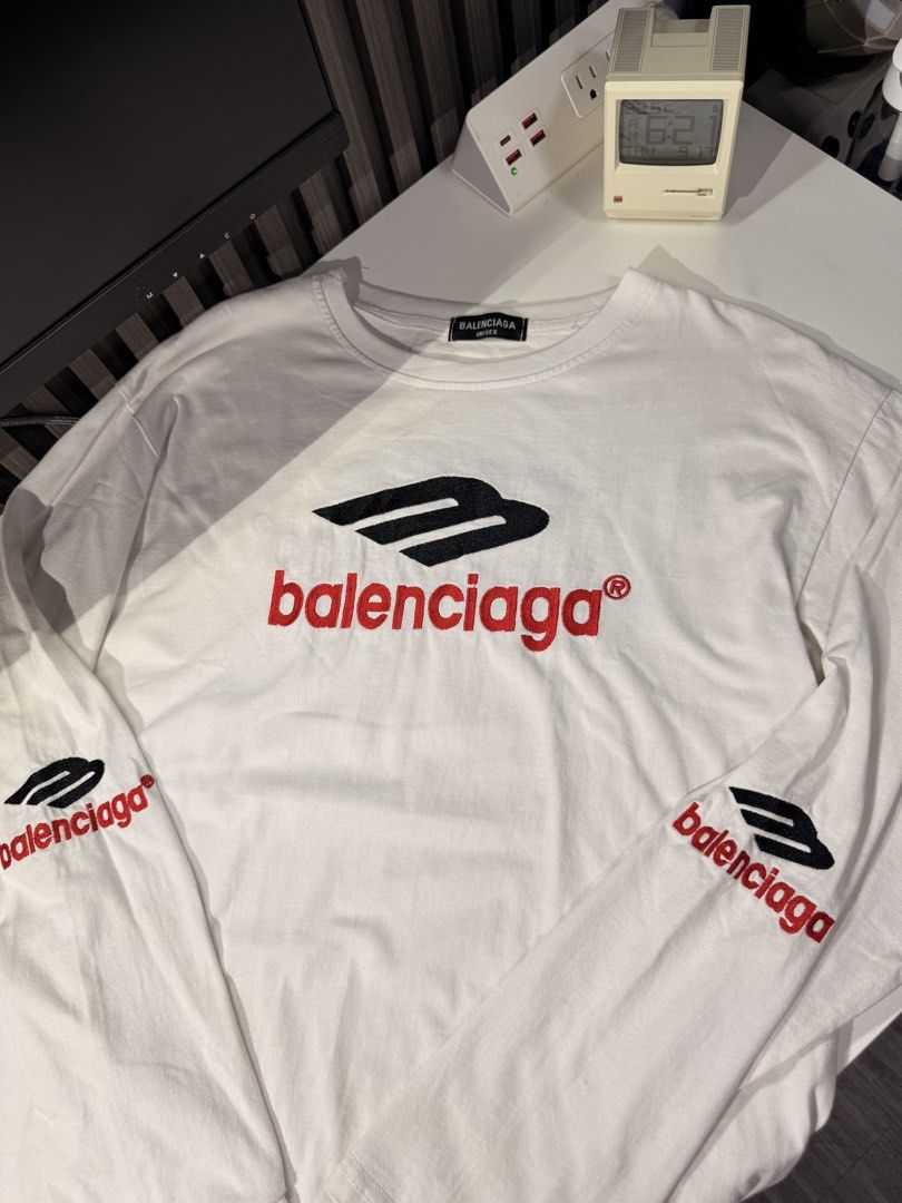 Balenciaga Longsleeve (Category: Activewear) located in Bulacan. Submitted by jomar_0705 (Listing ID 1463727834, Image 3). Description: Balenciaga 3B Sport Medium W21-22 L27-28 Excellent Cut wash & Stain.