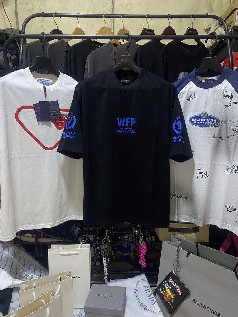 Balenciaga WFP (Category: Activewear) located in Manila. Submitted by itachi1997 (Listing ID 1463682742, Image 1). Description: Balenciaga WFP Dimes 28x22 Free- Balenciaga Ziplock & Paper Bag .