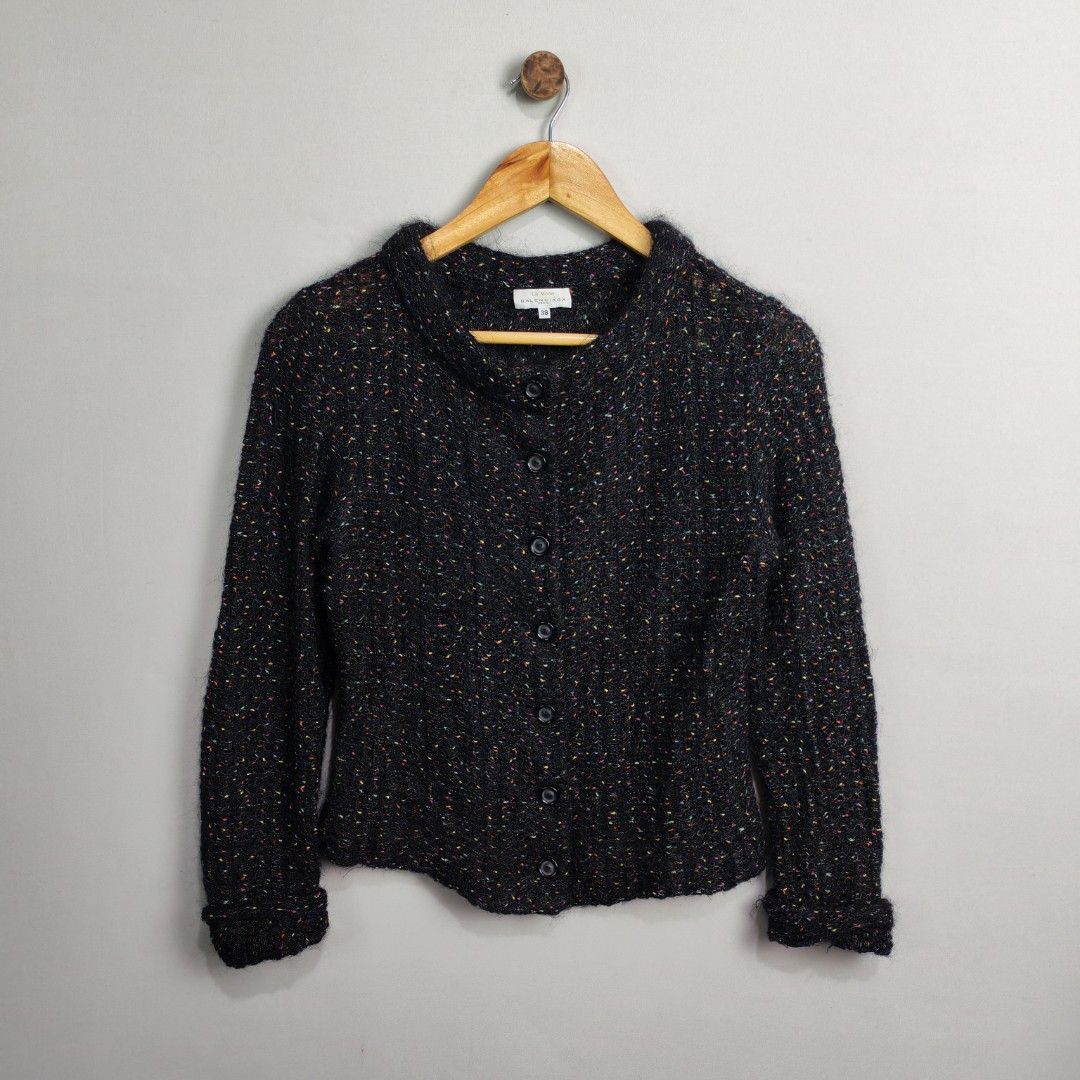 Balenciaga Y2K Tweed Knit Multicolor Tread Jacket (Category: Luxury Apparel) located in Baguio. Submitted by luxuryph2600_eric (Listing ID 1463688193, Image 1). Description: Balenciaga Vintage Y2K Tweed Knit Multicolor Tread Knit Cardagan Jacket 📌 Details⬇️⬇️⬇️ 📍Excellent Condition 📍Dimes 19*22 📍Color Rate 10/10 📍Size Medium 💰 PRICE 2500 FREE SHIPING 📌Loc. Baguio City Shipping Via J&T Reminder : Items are Thrifted and carefully Selected fr