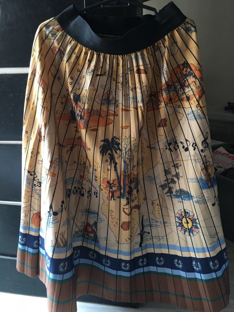 bangkok pleated skirt (Category: Skirts) located in Marilao. Submitted by joelheather02 (Listing ID 1463634807, Image 1). Description: .