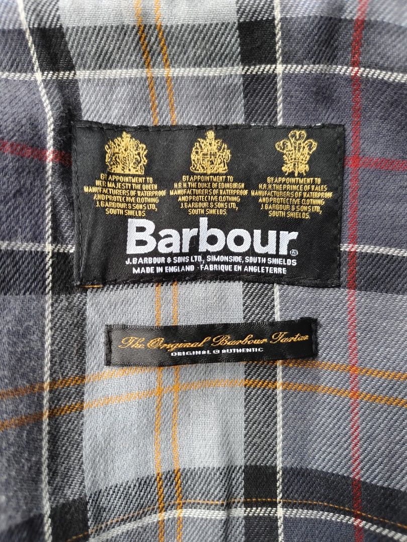 Barbour belted Wax L1500 utility(Lampo zip) (Category: Coats, Jackets and Outerwear) located in Baguio. Submitted by archival_thrifted.ph. (Listing ID 1463663635, Image 2). Description: FOR SALE ‼️ .BARBOUR BELTED WAX L1500 UTILITY MAC WOMENS COAT JACKET .LAMPO ZIP . EXCELLENT CONDITION .SIZE 10 ON TAG .PHP 3500 PLUS SF .❌❌ COP/COD .MOP GCASH .COURIER J&T .BAGUIO AREA .DM FOR SURE BUYER TY.