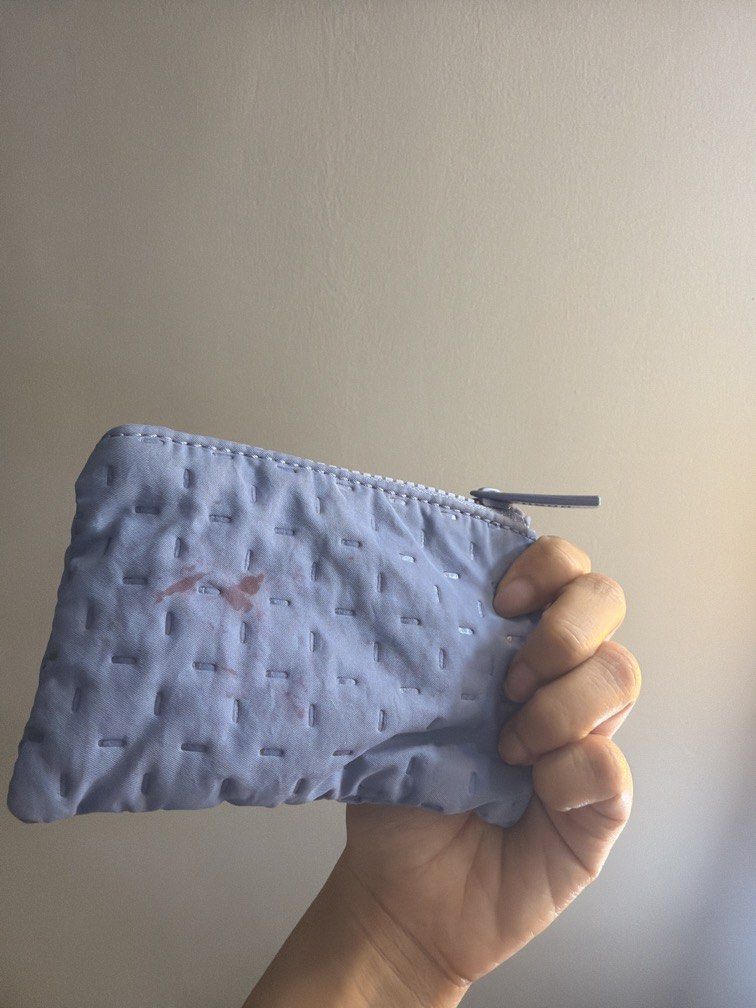 Bash pouch (Category: Purses & Pouches) located in Quezon City. Submitted by destashingmycloset (Listing ID 1463580840, Image 2). Description: .