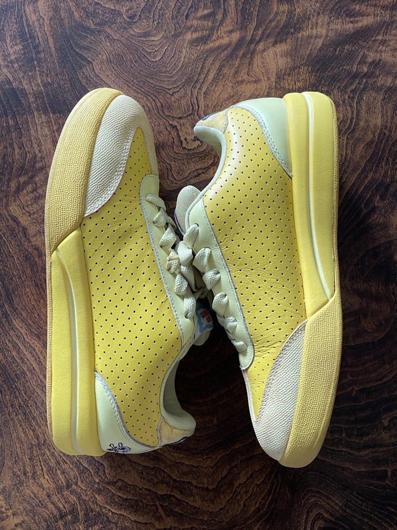 BBC ICE CREAM - OG FIRST RELEASE CANARY YELLOW (Category: Sneakers & Footwear) located in San Fernando. Submitted by larchivefeminine (Listing ID 1463577952, Image 3). Description: BBCs ICE CREAM - OG FIRST RELEASE CANARY YELLOW GOOD CONDITION Signs of wear (needs clean) YELLOW USA: 7 UK: 6 EUR: 39.