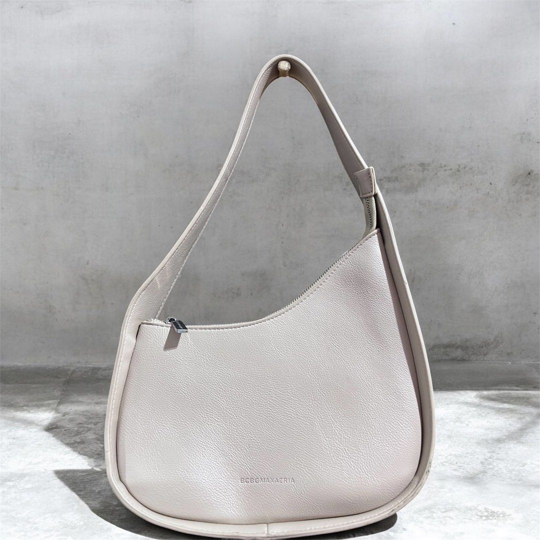 BCBG Hand Bags (Category: Shoulder Bags) located in Taguig. Submitted by collectionsbykhrisna (Listing ID 1463610802, Image 1). Description: Original BCBG Bag Like new .