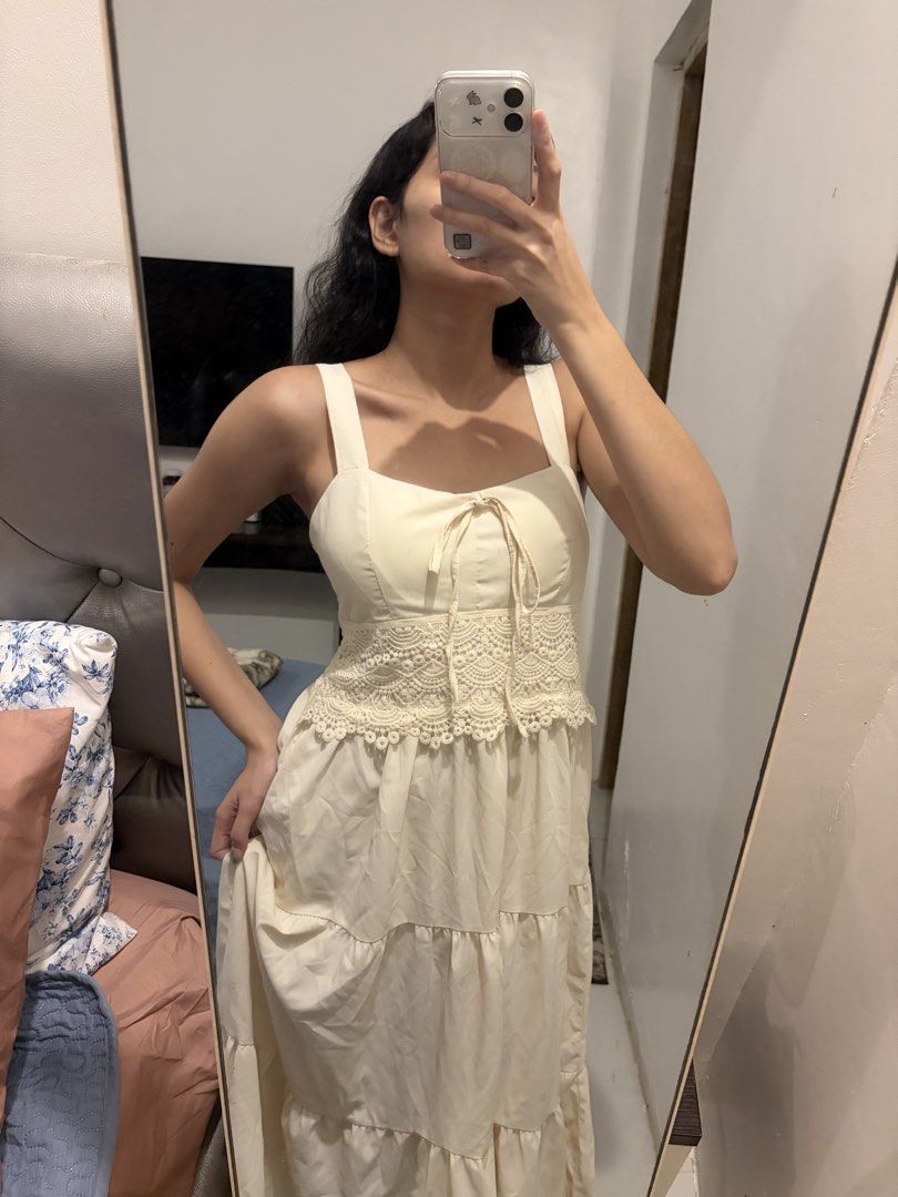 Beach white dress (Category: Dresses) located in Taguig. Submitted by callathebunnay (Listing ID 1463714544, Image 2). Description: used once! padded and has a pocket perfect for beach day fit to s-m.