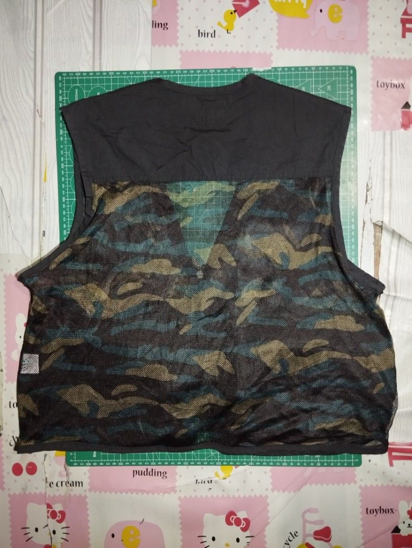 Bearing Age Cargo Vest (Category: Vests) located in Makati City. Submitted by christhrift10 (Listing ID 1463610813, Image 3). Description: Bearing Age Cargo Vest Large on tag 22x22 Good condition P300+sf Loc.Olympia, Makati Pick-up or delivery Gcash ready if J&T.