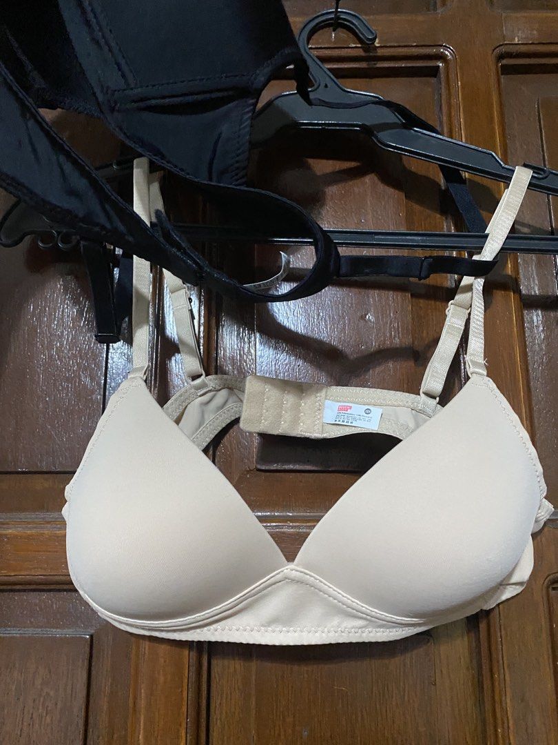 Bench 2 pack wireless bra 32 A - black/ skintone (Category: Undergarments & Loungewear) located in Quezon City. Submitted by goodstuff_4sale (Listing ID 1463740044, Image 2). Description: new rfs: got the wrong size upon packing, didnt have time to have it returned , nagupit na din ang tags kasi 32A wireless bra lightly lined padding adjustable straps Gcash Grab / lalamove / J&T .