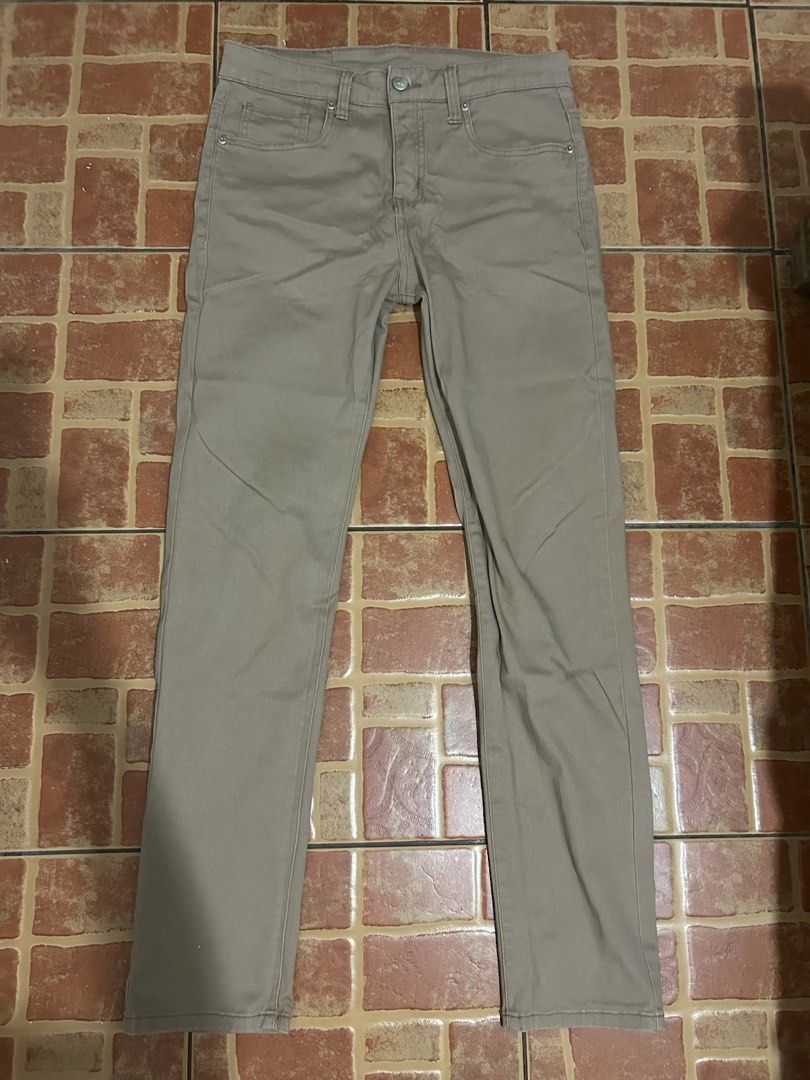 Bench Khaki Pants Chinos Size 31 (Category: Chinos) located in Quezon City. Submitted by golden.dclosets (Listing ID 1463710991, Image 3). Description: - Brand: Bench - Type: Khaki Pants - Fit: Straight Fit - Size: 31 inches waist - Features: Front and back pockets - Material: Comfortable - Style: Great for everyday wear.