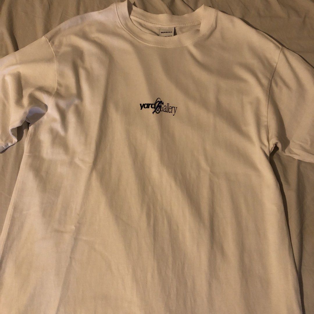 Bershka “Yard Gallery” Tee (Category: Tshirts & Polo Shirts ) located in Angeles City. Submitted by csmcgrl (Listing ID 1463669328, Image 2). Description: — medium — price is negotiable — on hand, no rush shipping 🧾 mop: maribank, maya 🚚 mod: direct jnt 📍loc: angeles city, pampanga .