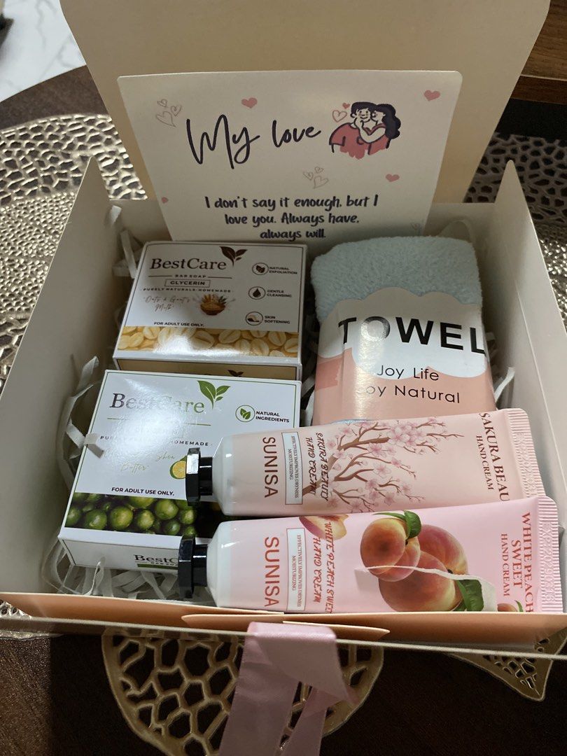 BestCare GiftBox FREE CUSTOMIZED LETTERS (Category: Body Care) located in Cabuyao City. Submitted by curiovault_onlineshop2024 (Listing ID 1463568697, Image 3). Description: BestCare Gift Box White/pink Box 2 natural soaps (choose from the 3 variant) 2 handcream 1 handtowel FREE CUSTOMIZED LETTERS.