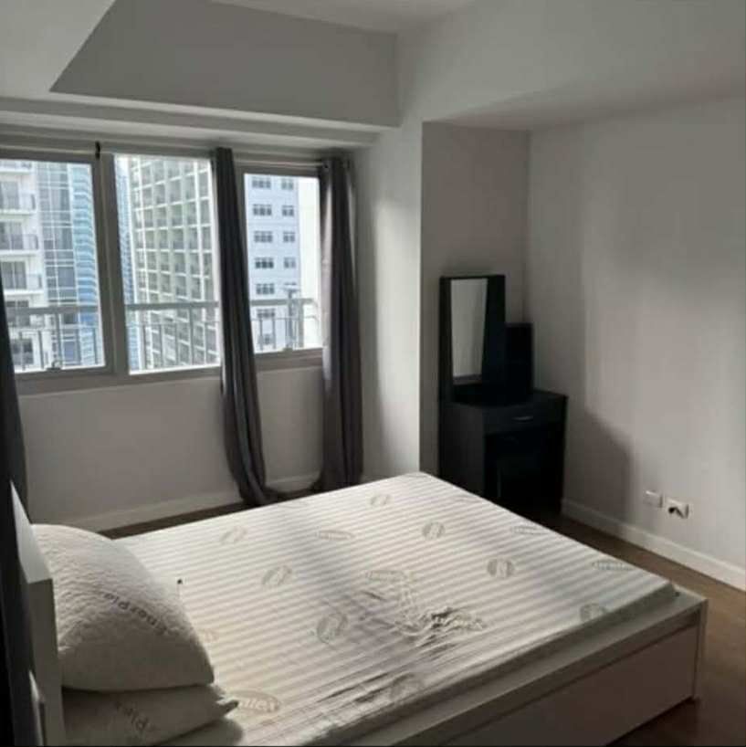 BGC One Maridien, Tower-2 For Rent (Category: Apartments & Condos) located in Las Pinas. Submitted by krawrina (Listing ID 1463690621, Image 2). Description: 🏠For Rent : 📍BGC One Maridien, Tower-2, 21th Floor, 65sqm / Fully Furnished Rent: 65,000pesos / No Parking / Pet Allowed. 2Months security Deposit and 2Months Advance NOT OPEN FOR AGENTS.
