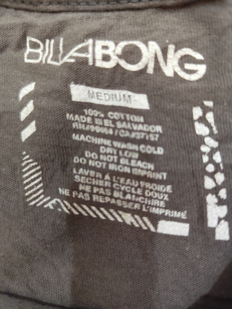 BILLABONG (Category: Formal Shirts) located in Caloocan City. Submitted by triftbyzion (Listing ID 1463692990, Image 3). Description: BILLABONG IN EXCELLENT CONDITION SIZE MEDIUM.