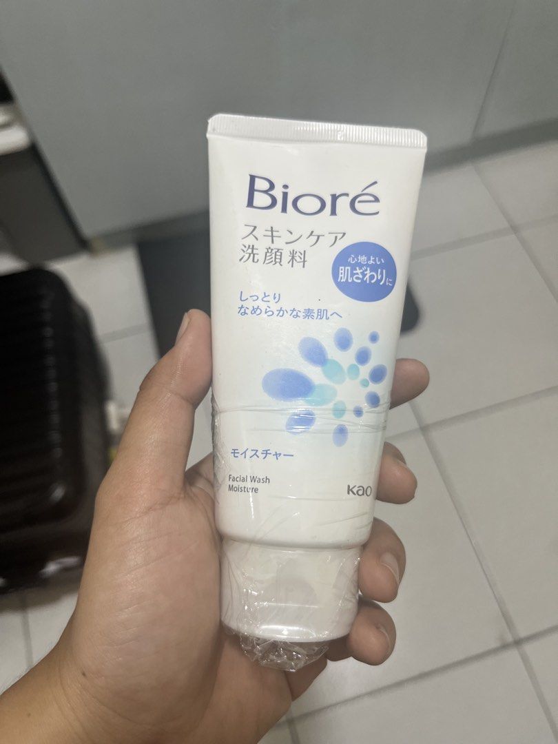 Biore Facial Wash (Category: Face Care) located in Manila. Submitted by rosemaryclothing (Listing ID 1463574020, Image 1). Description: Never used Galing japan.